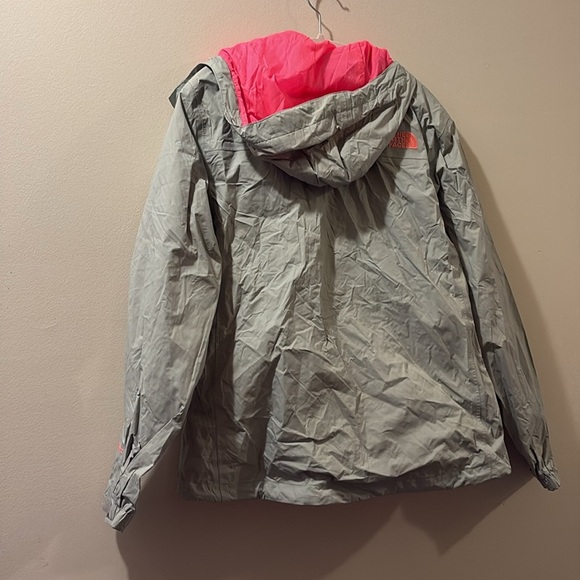 The North Face - Gray and Pink Hooded rain Jacket- size small - Picture 7 of 9